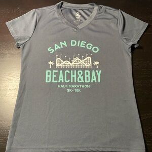 GreenLayer Sports Gray San Diego Beach & Bay Half Marathon T-Shirt size M